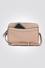 תיק צד בצבע ורוד עם לוגו בצבע זהב