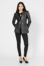 בלייזר עור בצבע שחור