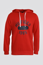 סווטשירט אדום עם לוגו בחזית