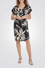 שמלה קצרה הדפס עלים בצבע שחור/שמנת