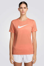 חולצת ספורט Nike Dri-FIT Graphic לנשים