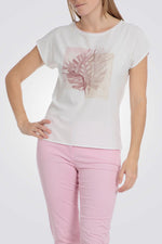 טישירט בצבע לבן הדפס בחזית