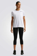 טישירט ספורט Nike Dri-FIT לנשים | נייקי