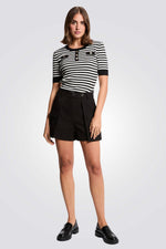 טישירט עם הדפס פסים וכפתורים דקורטיביים | מורגן