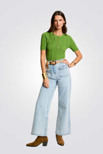 מכנסי ג'ינס מתרחבים גזרה גבוהה בצבע BLEACH