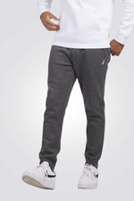 מכנסי טרנינג בצבע אפור כהה