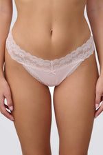 תחתוני חוטיני בעיצוב תחרה | פמינה