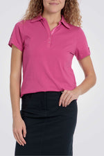 חולצת פולו שרוולים קצרים בצבע ורוד