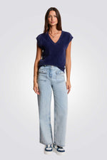 חולצה פרוותית כחולה עם מפתח V | מורגן