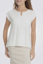 טישירט תחרה לנשים בצבע לבן