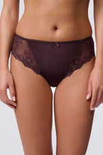 תחתון בגזרת ביקיני עם תחרה מעוצבת | פמינה