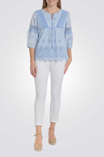 מכנסי קפרי בצבע לבן