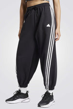 מכנסי טרנינג ארוכים Future Icons בצבע שחור לנשים