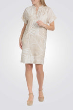 שמלה קצרה הדפס עלים בצבע בז'/לבן