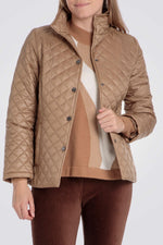 מעיל מרופד דק צווארון גבוה בצבע בז'