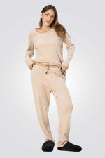 סט פיג'מת במראה קטיפה בז'