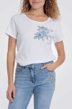 טישירט בצבע לבן הדפס פרח