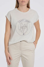 טישירט דיטיילס אבני חן בצבע שמנת