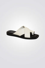 כפכפי אצבע דמוי עור רצועות מוצלבות בצבע לבן