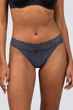 תחתוני חוטיני בעיצוב תחרה | פמינה