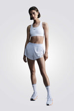 גוזיית ספורט Dri-FIT Swoosh לנשים