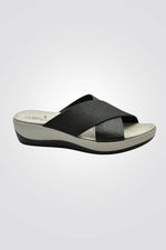 כפכפי פלטפורמה עם רצועות מוצלבות