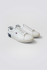 נעלי סניקרס לגברים בצבע לבן | טומי הילפיגר