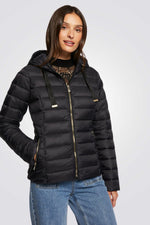 מעיל מרופד עם קפוצ'ון בצבע שחור