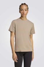 חולצת ספורט קצרה לנשים | אדידס