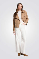 מכנסי ג'ינס מתרחבים עם חגורה מובנית