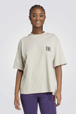 טי שירט אוברסייז מעוצבת לנשים