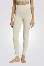 טייץ ספורט 7/8 בצבע שמנת לנשים | אדידס