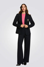 הרכב בד: 64% פוליאסטר, 34% ויסקוזה, 2% אלסטן