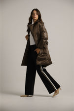 מכנסיים רחבים בסגנון מחויט עם פסי צד | קנת קול