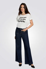 טישירט לבנה לנשים עם הדפס | מורגן