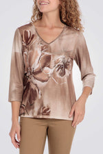 טישירט בהדפס פרחוני