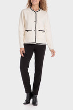 ג'קט בצבע שמנת בשילוב עיטורים