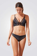 תחתון ברזילאי בצבע שחור עם עיטורי נצנצים