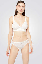 גוזיית תחרה ללא ברזלים ICON בצבע לבן