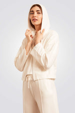 עליונית פנאי CURT עם קפוצ'ון בצבע שמנת