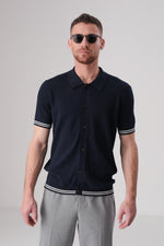 סריג פולו מכופתר דק עם סיומות קונטרסטיות