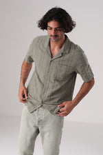 חולצה מכופתרת שרוולים קצרים