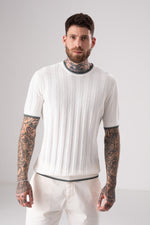 סריג פולו דק עם סיומות קונטרסטיות