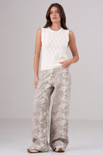 מכנסי ג'ינס רחבים לנשים