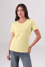חולצת טי צווארון עגול לנשים