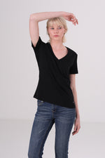 טישירט בייסיק צווארון וי