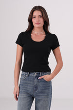 טישירט בייסיק צווארון עגול עמוק