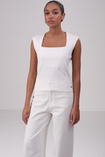 גופיה צווארון מרובע