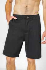 מכנסי ברמודה מבד סרוג בצבע שחור