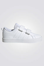 נעליים מבית המותג ADIDAS, בעלות מדרס פנימי שמספק נוחות מלאה ומעטפת רכה. סולייה חיצונית מגומי שמאפשרת אחיזה מלאה בקרקע. רצועות עליונות בסגירת סקוטש להתאמה מושלמת.